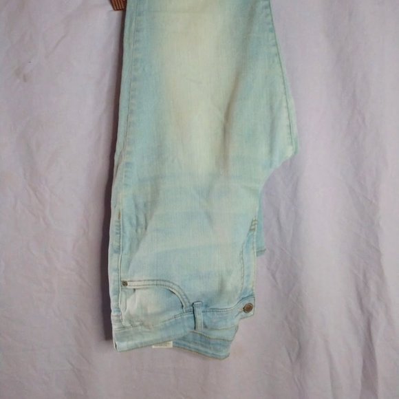 OLD NAVY MIDRISE SUPER SKINNY LIGHT BLUE JEANS - Picture 1 of 5